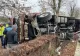 Accident grav la Arad: O femeie a fost rănită după ce camionul în care se afla s-a răsturnat