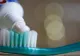 Ce se întâmplă dacă înghiţi pastă de dinţi? Este mai rău decât îţi imaginai