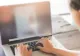 Comisia Europeană AVERTIZEAZĂ! Trei sferturi dintre recenziile de pe internet sunt înşelătoare