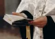 Un preot care trebuia să fie în carantină, a mers cu Boboteaza într-un sat din Cluj. Bărbatul este acum cercetat și s-a deschis o anchetă epidemiologică 