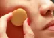 Ce se întâmplă dacă îţi pui cartofi pe piele. Efectul este uimitor
