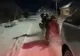 La un pas de tragedie. Mai mulți tineri se distrează pe o sanie trasă de mașină, la o viteză amețitoare