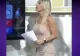 VIDEO – O prezentatoare a făcut furori după ce s-a întors cu spatele pentru a explica știrile – Imaginea care le-a făcut ziua mai bună telespectatorilor