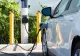 Amendă pentru că nu a plătit parcarea cât a stat cu mașina electrică la încărcat (FOTO)