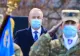Scandalul măștii, aproape conformă, purtată de ministrul Apărării. Vasile Dîncu explică misterul. FOTO