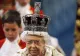 Blestemul diamantului pe care îl poartă regina Elisabeta a II-a pe cap