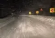 VIDEO | Vremea rea face ravagii. TIR-uri BLOCATE în Pasul Gutâi, din cauza unei avalanşe
