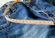 De ce sunt periculoşi jeanşii skinny. Iată cum îți pot afecta sănătatea!