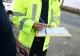 Doi tineri au încercat să mituiască cu 10.000 de euro un polițist rutier. Ce i-au cerut în schimbul banilor