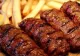 Cerearea de mici pentru minivacanţa de 1 Mai, mai mare cu aproximativ 30% faţă de anul trecut. Ce combinație de carne preferă românii