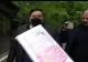 VIDEO Scandal cu injurii între fostul ministru Constantin Niță și protestatarul Marian "Ceaușescu"