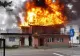 FOTO | Incendiu violent în Suceava. Acoperișul unei clădiri s-a făcut scrum – Pompierii au intervenit de urgență