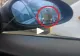 VIDEO – Un cerșetor susținea că e surdo-mut, însă un șofer l-a claxonat la semafor – Cum a reacționat