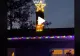 VIDEO – Semnul obscen pe care l-a instalat un american pe acoperișul casei – Vecinii au rămas cu gură căscată