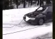 VIDEO – A rămas împotmolit cu mașina pe munte și un prieten a venit să-l tracteze – I-a distrus mașina complet – Daună totală