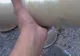 VIDEO înduioșător – Ce a găsit un muncitor în interiorul unei țevi de scurgere – Bărbatul a fost impresionat
