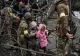 Război Ucraina. Mărturii din INFERN: Cum a reușit să scape o familie cu 4 copii din Mariupol, după 100 de kilometri pe jos