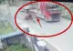 Accident spectaculos între o căruță și un camion - Video cu momentul impactului