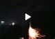VIDEO – Au tras cu artificii de pe balcon și au dat foc la un apartament din blocul de lângă – Cum a fost posibil