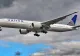 Pasager reținut după ce a deschis o ușă a avionului și a ieșit pe aripa aeronavei