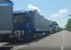 Cozi INFERNALE, de peste 20 de km, la Vama Siret: șoferii sunt DISPERAȚI pentru că au rămas fără apă și mâncare. Mărfurile perisabile, în PERICOL