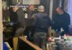 Percheziții la o rețea de hoți care furau bani de pe cardurile unor bătrâni  - VIDEO 