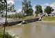 Un pod din Neamț s-a rupt - Două mașini se aflau în tranzit - Unul dintre șoferi este rănit - VIDEO