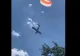 Momentul în care un avion se prăbușește pe o șosea, în Belgia. Care este starea pilotului - VIDEO