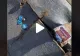 VIDEO – S-a urcat pe acoperiș pentru că nu mai suporta zgomotul ce venea din plafon – A tăiat placajul și a făcut o descoperire terifiantă