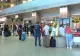 Haos pe aeroporturi. Românii umiliți de companiile aeriene pot primi despăgubiri. Care este suma maximă
