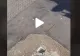 VIDEO – Absolut uluitor ce era ascuns sub o gură de canalizare, în mijlocul orașului – Un trecător a filmat totul prin găurile scurgerii