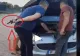 VIDEO – Mașina scotea un sunet ciudat și mecanicul și-a ieșit din minți pentru că nu înțelegea ce “bate” la motor – Farsă haioasă a unui român