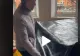 VIDEO – Imagini emoționante din războiul din Ucraina – Ce a găsit o femeie într-o clădire bombardată