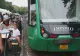 Mese amplasate lângă liniile de tramvai. Siguranța oamenilor, pusă în pericol - FOTO