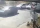 Barieră distrusă după ce mai mulți șoferi au forțat trecerea la nivel cu calea ferată - VIDEO
