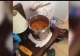 Adevărul dureros din spatele concediilor românilor: turiștii care vin cu butelia în concediu ca să facă ciorba la pensiune și mănâncă din portbagaj