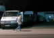 O tânără care a consumat droguri, filmată în timp ce cade pe stradă - VIDEO