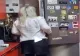 VIDEO – Cea mai tare farsă făcută de un român – Ce se întâmplă când îi deschizi frigiderul – A băgat sperieții în toată familia