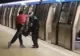 Scene șocante la metrou: un călător și un paznic s-au luat la bătaie pe peron - Reacția Poliției