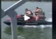 VIDEO – Scuterul a cedat sub greutatea a doi pasageri supraponderali – Din fericire n-au pățit nimic, însă imaginile au devenit virale