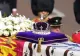 Funeraliile Reginei Elisabeta  a II-a | Sicriul, transportat azi la Edinburgh. Mii de oameni pe traseul cortegiului - VIDEO