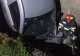  Autoturism căzut în albia unui pârâu din Piatra-Neamţ. BIZAR: în mașină nu a fost găsită nicio persoană 