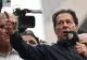 Imran Khan, fostul premier al Pakistanului a fost împușcat într-o tentativă de asasinare. VIDEO cu momentul