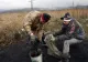 În Polonia, cărbunele se scoate direct din grădină. O afacere ilegală pentru care unii oameni și-au lăsat meseriile