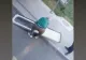 Un tramvai a rămas fără o ușă în timpul mersului, la Iași. Vatmanul a coborât să o recupereze - VIDEO 