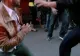 Trei bărbați şi o femeie, reținuți după o bătaie în trafic ca-n filme! Oamenii s-au lovit și înjurat reciproc în plină stradă