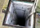 Au cumpărat o casă nouă și au găsit în grădină un bunker. Au coborât 5 m sub pământ și au înlemnit