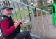 Un român, admirat de italieni, după ce a renovat un pod pietonal. Spirit civic impresionant