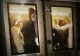 Panică la metrou. Călători blocați în vagoane, la Piața Victoriei - VIDEO