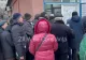 Cozi uriașe în Constanța pentru pachetele cu alimente de la Uniunea Europeană